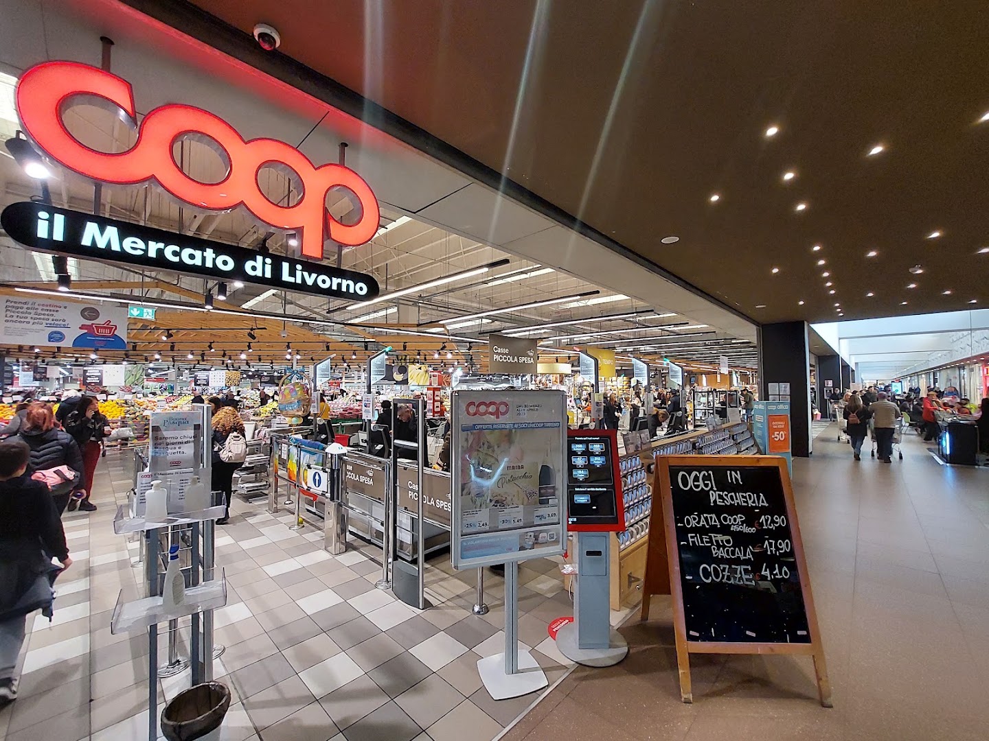 Centro Commerciale "Fonti del Corallo"