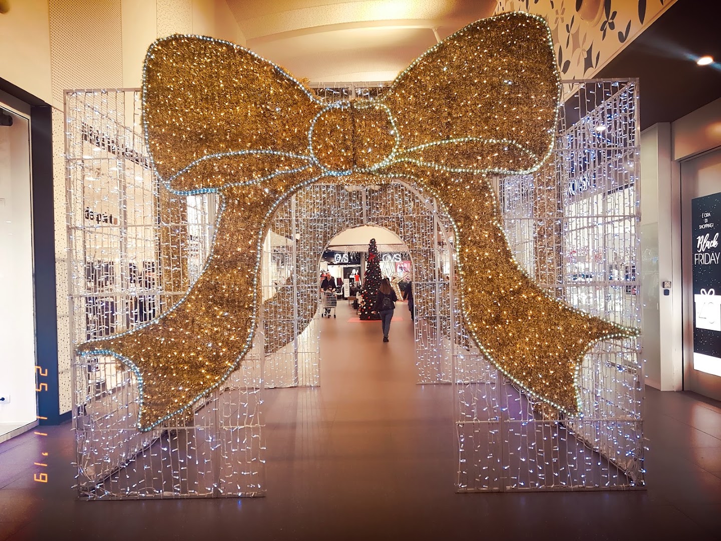Centro Commerciale "Fonti del Corallo"