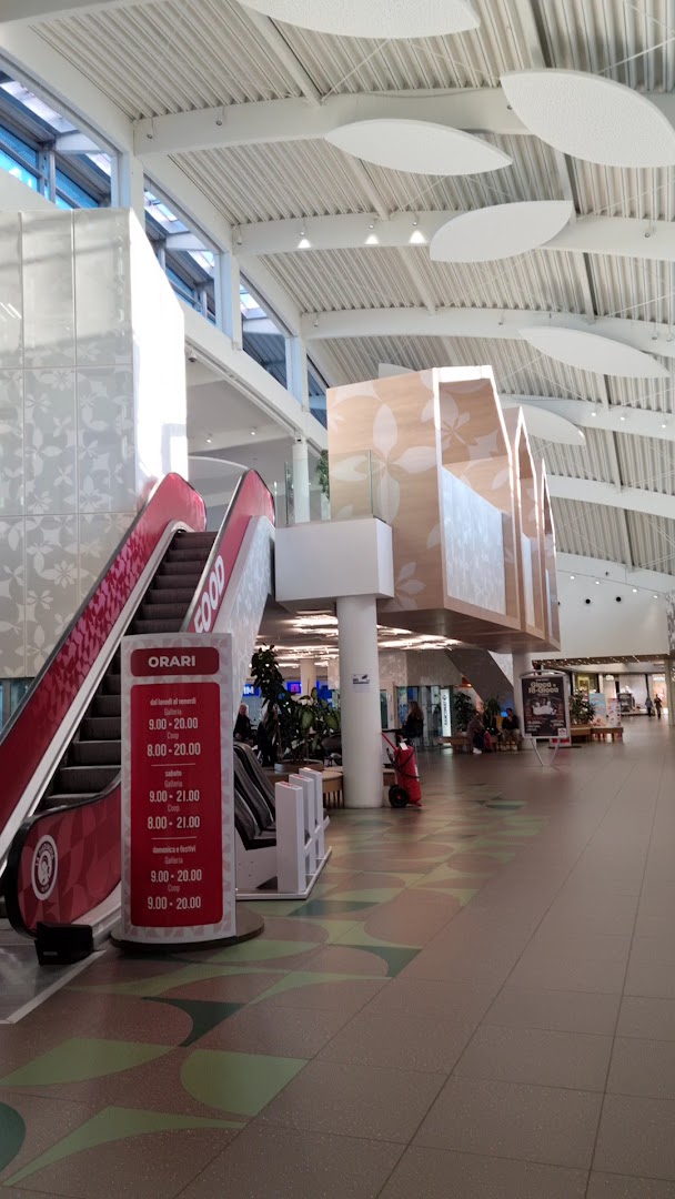 Centro Commerciale "Fonti del Corallo"