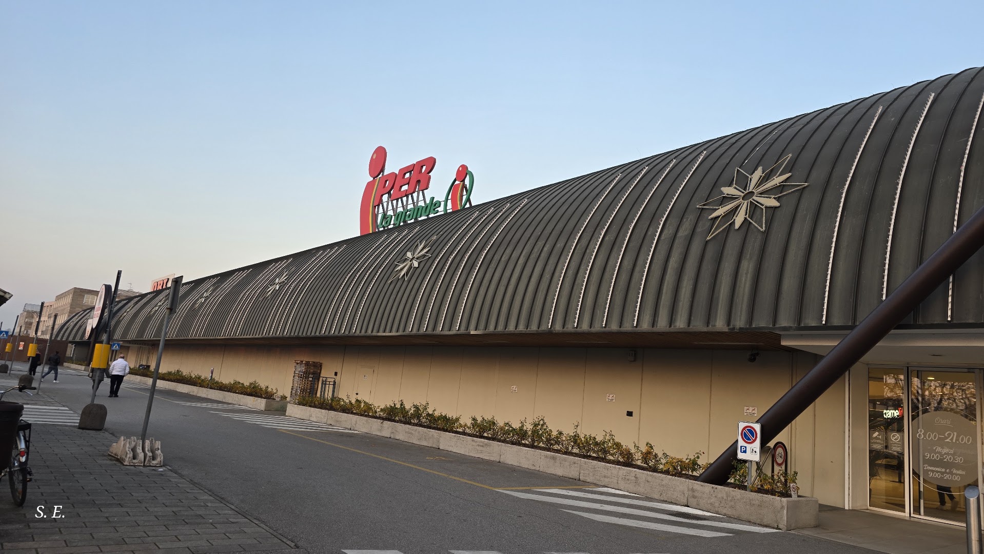 Centro commerciale I Giardini del Sole