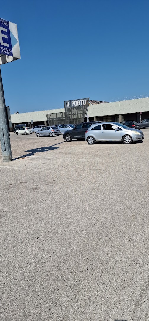 Centro Commerciale Il Porto RO