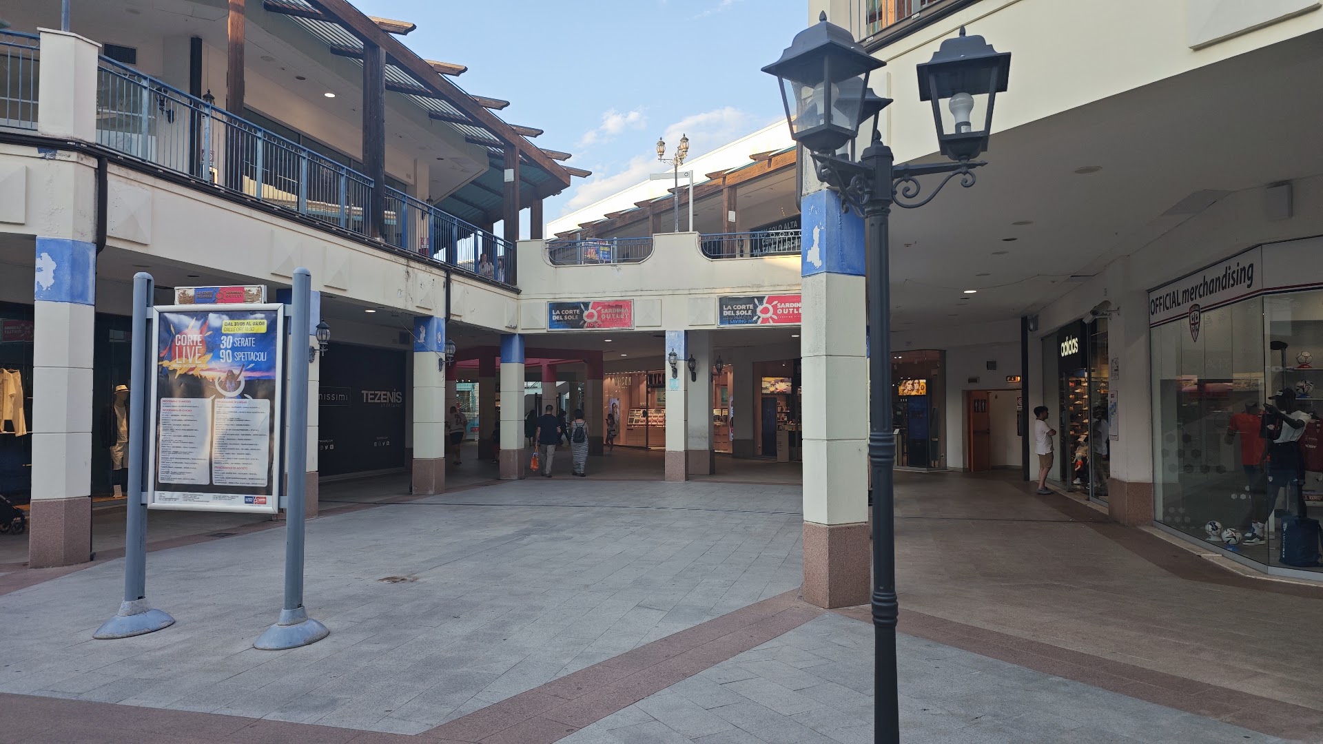 Centro Commerciale La Corte del Sole - Sardinia Outlet, Sestu