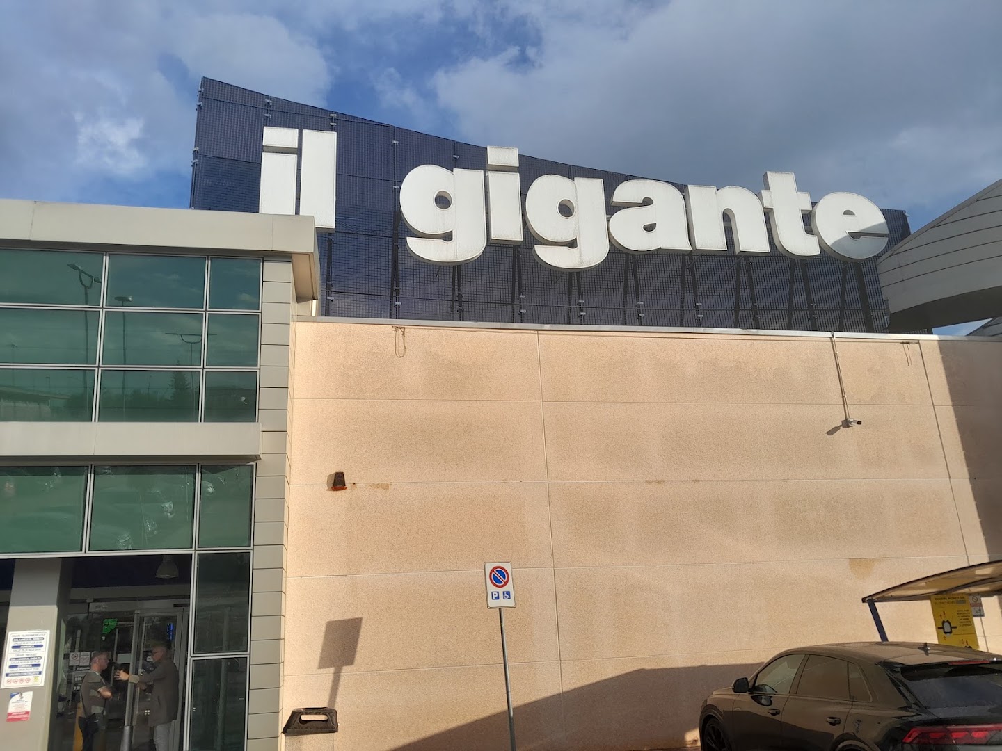 Centro Commerciale La Loggia