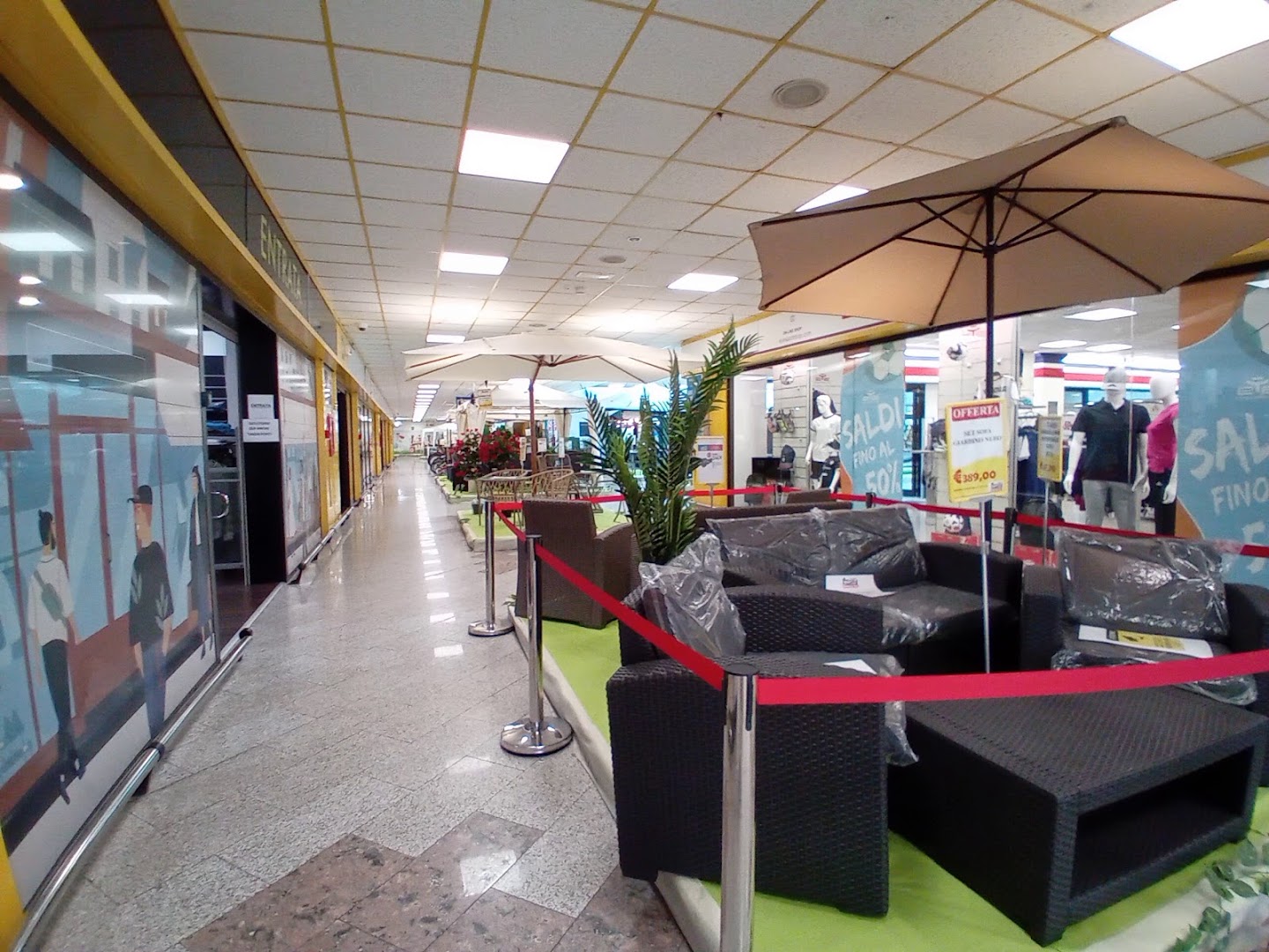 Centro Commerciale La Piazzetta