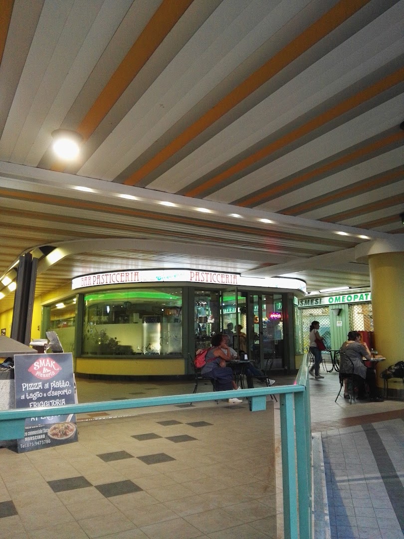 Centro Commerciale "L'Arco"