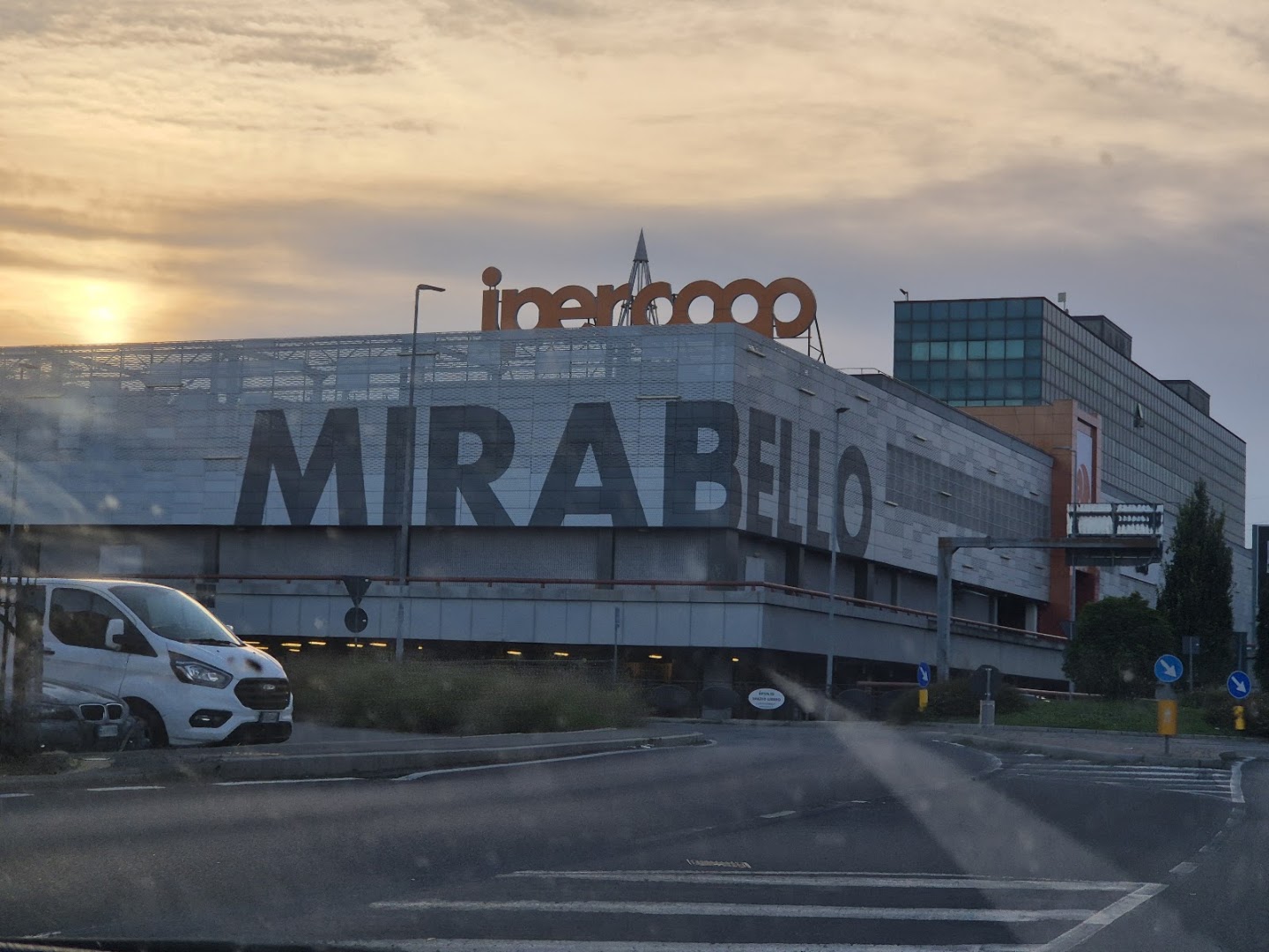 Centro Commerciale Mirabello