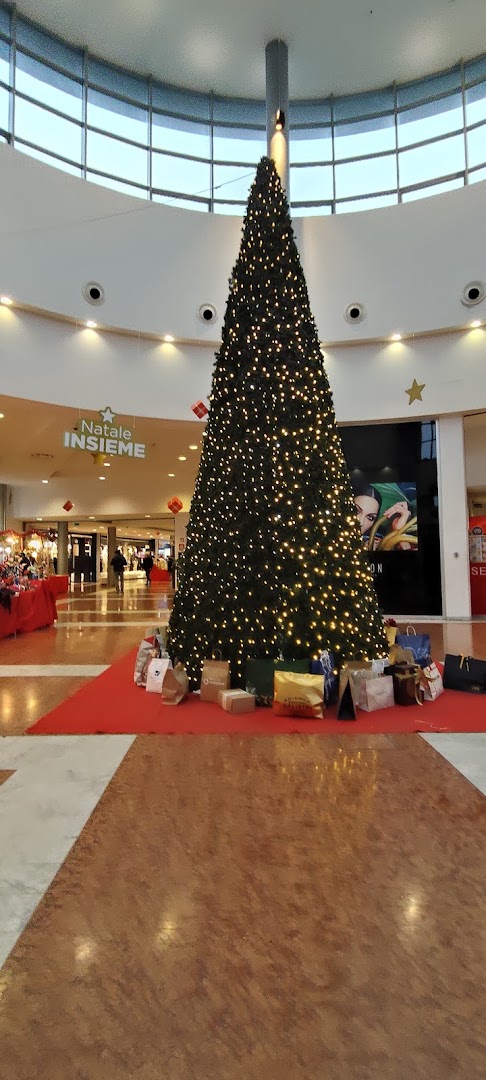 Centro Commerciale Montecatini, Massa e Cozzile