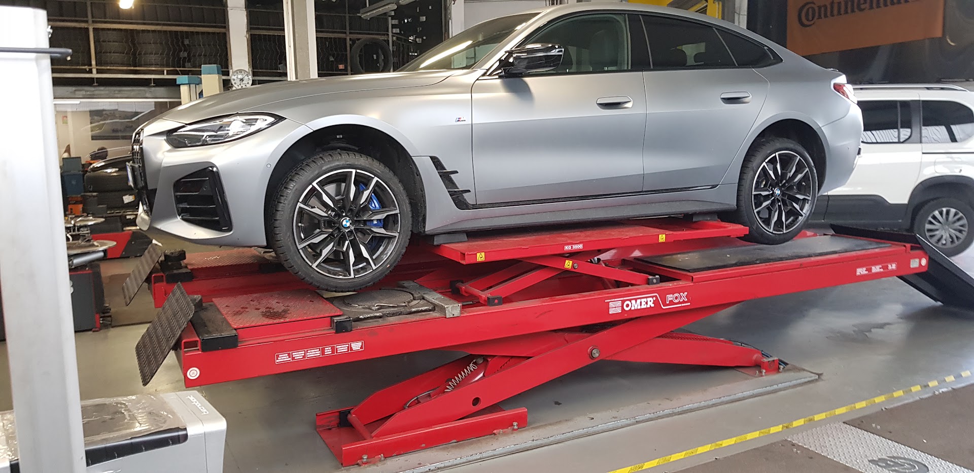 CENTRO GOMME ACANFORA SRL - Driver Center Pirelli CASALNUOVO DI NAPOLI, Casalnuovo di Napoli