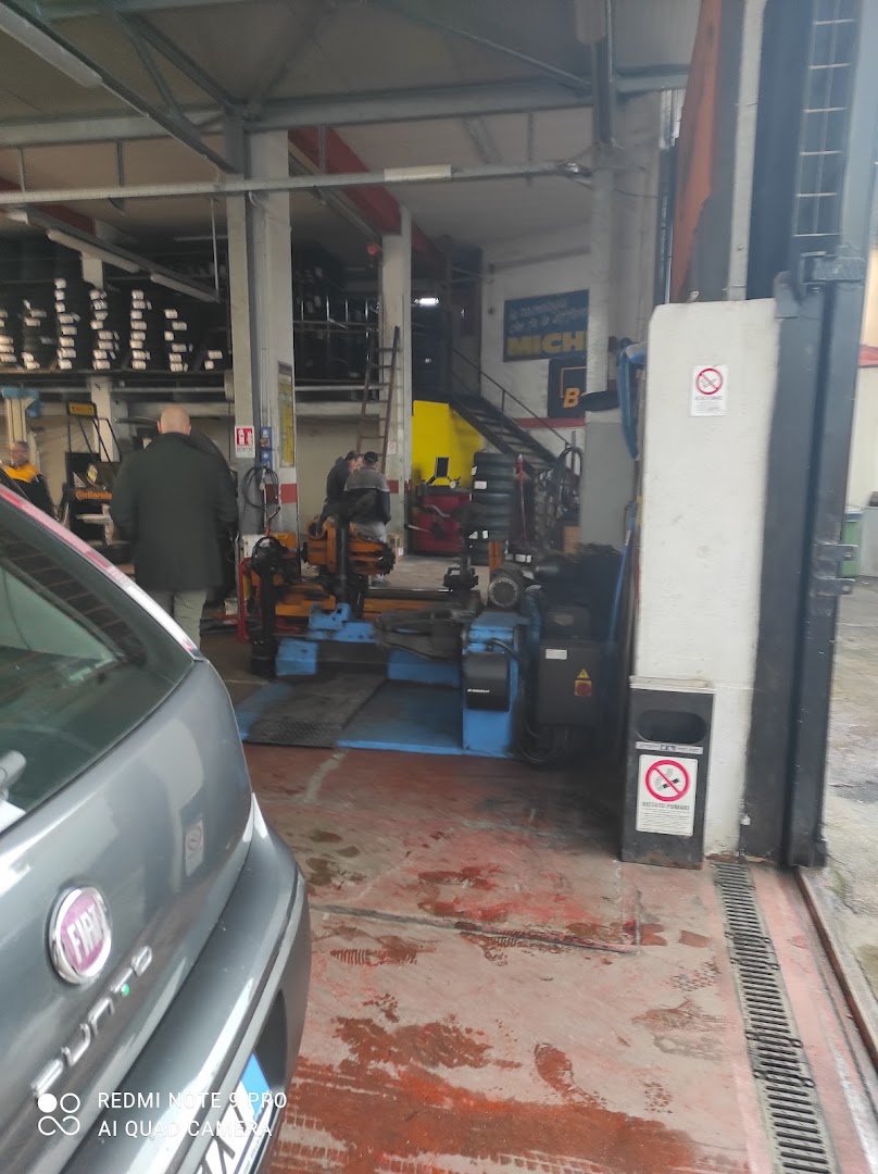 CENTRO GOMME ACANFORA SRL - Driver Center Pirelli CASALNUOVO DI NAPOLI