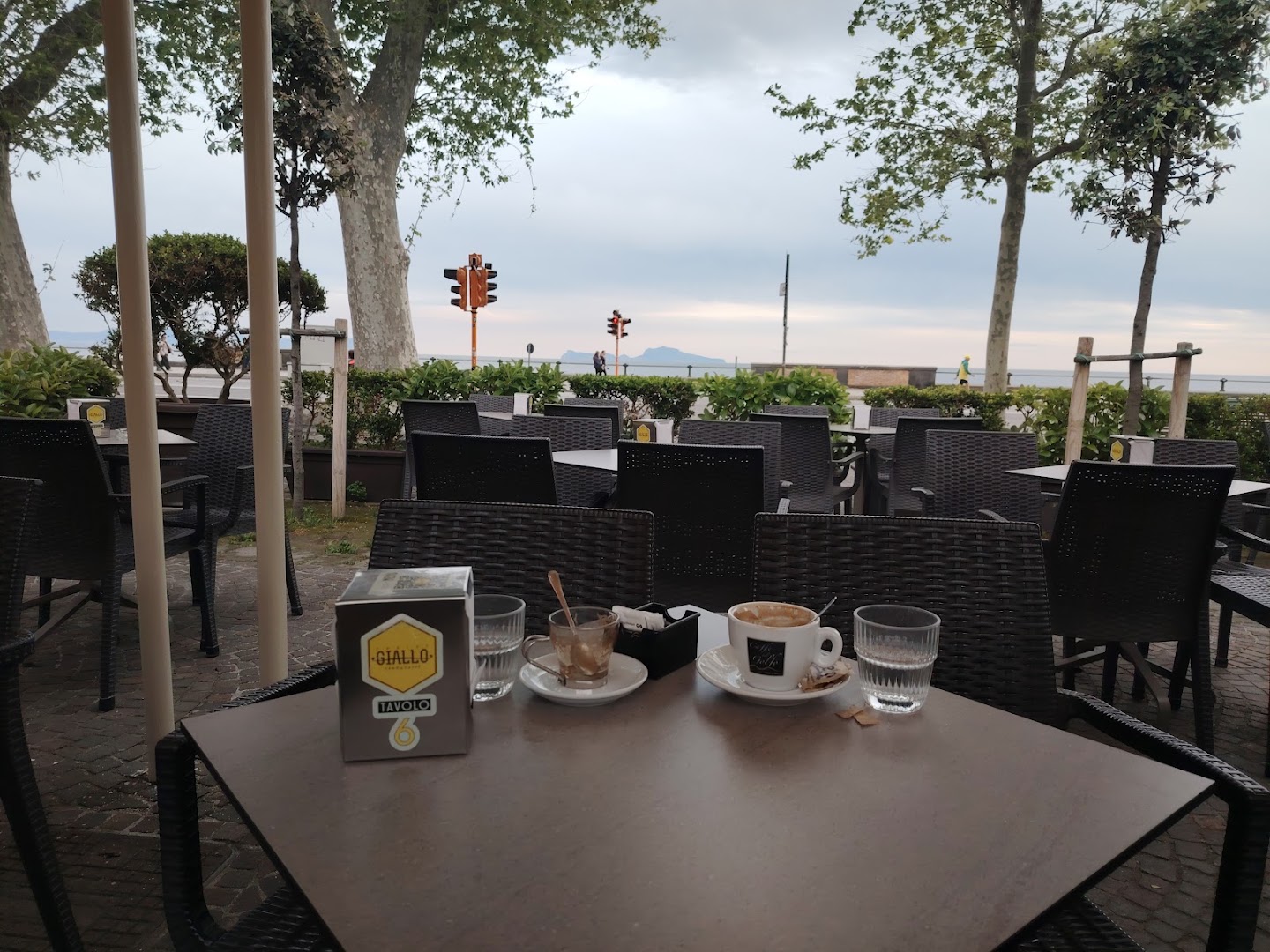 Chalet Giallo