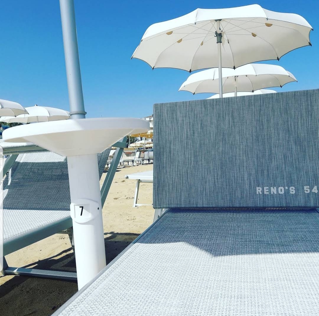 Chalet Reno's - Stabilimento Balneare - Ristorante - Bar - Noleggio Biciclette