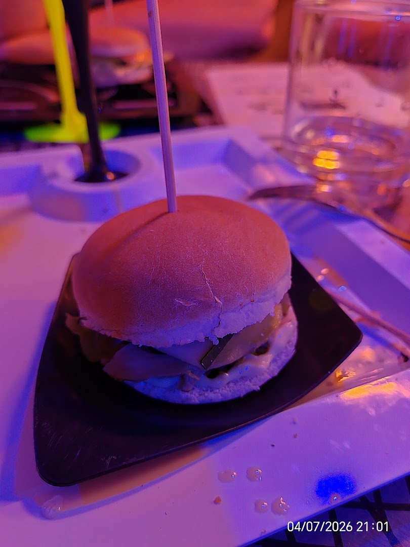 Chaplin Café – Karaoke, Musica Live, Varedo
