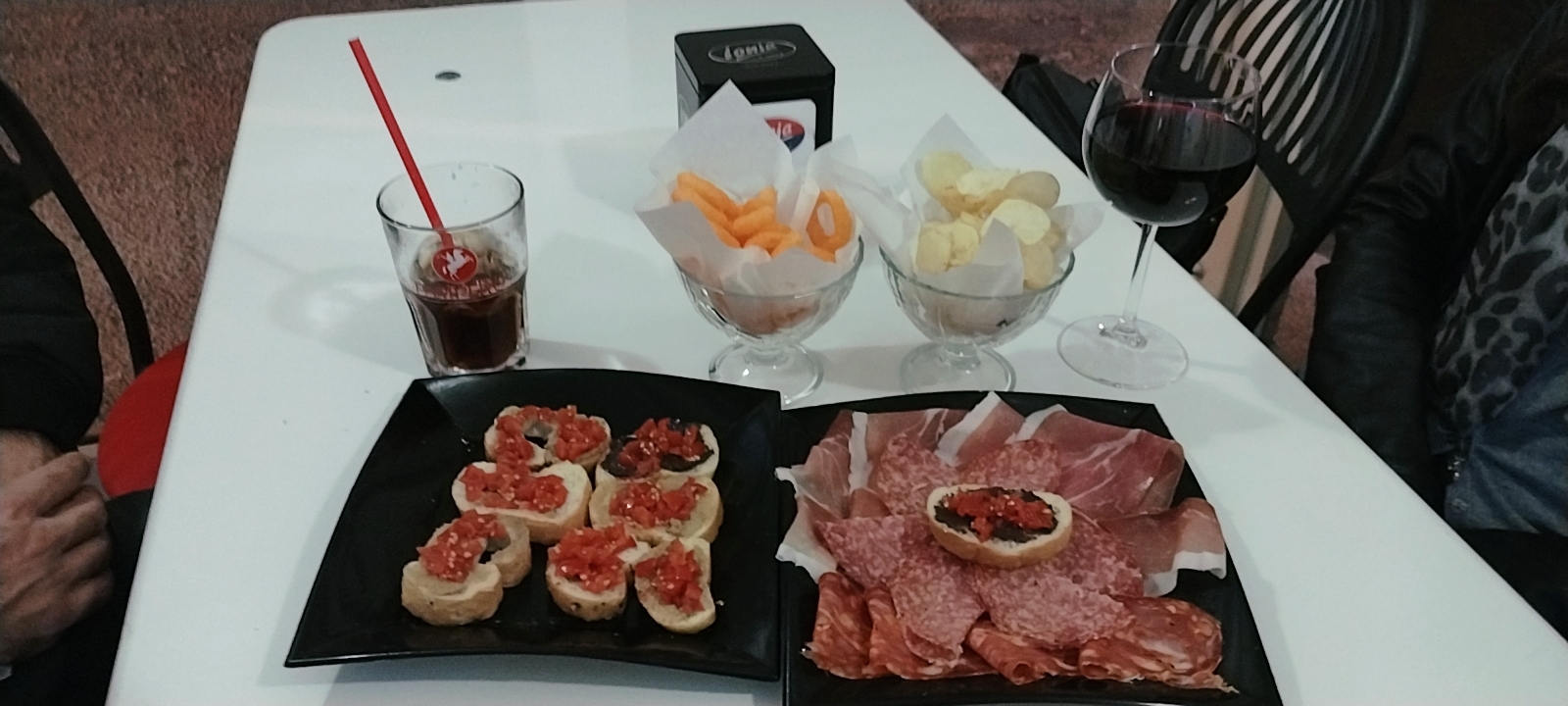 charly's bar drink & food