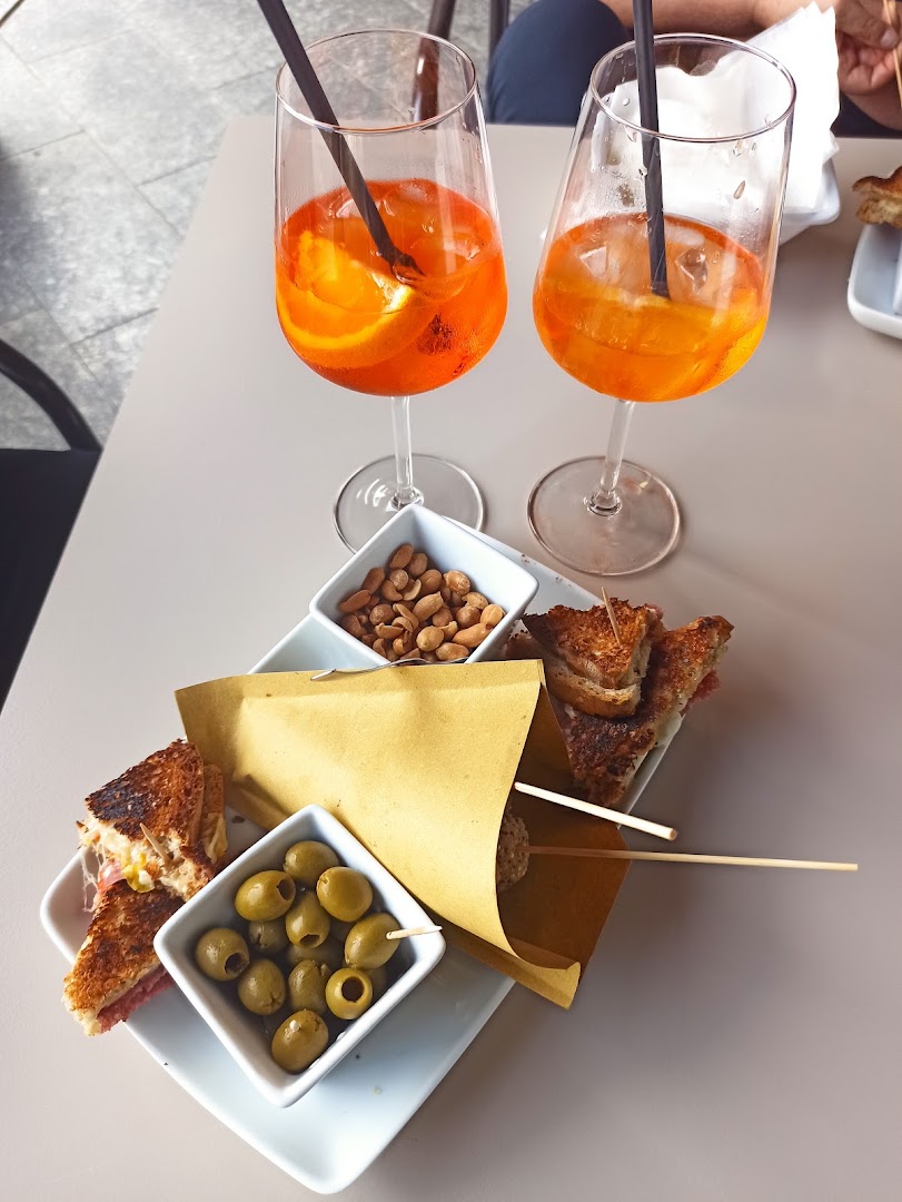 Che Comunque Cafè