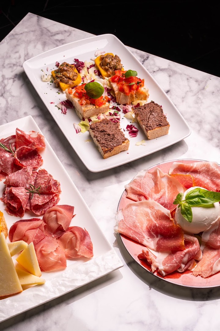 Che T'o Dico A Fa - Cucina Partenopea Pizzeria