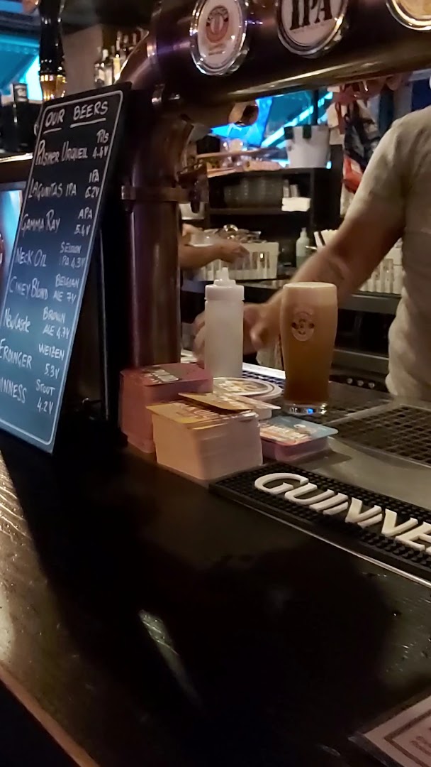 Cheers Pub