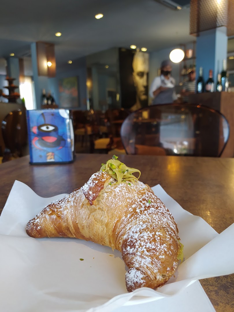 Chez Vous di Giordano Michele