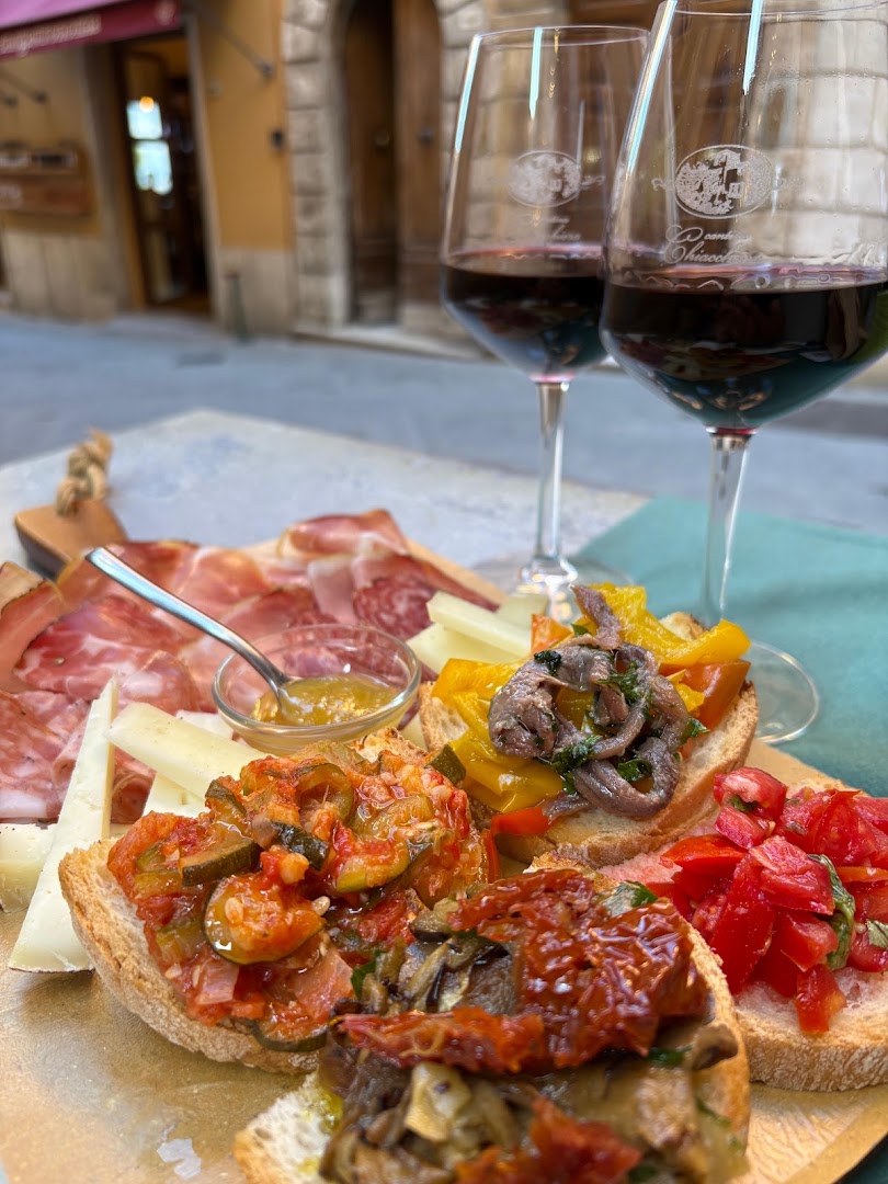Chiacchiera Cantina