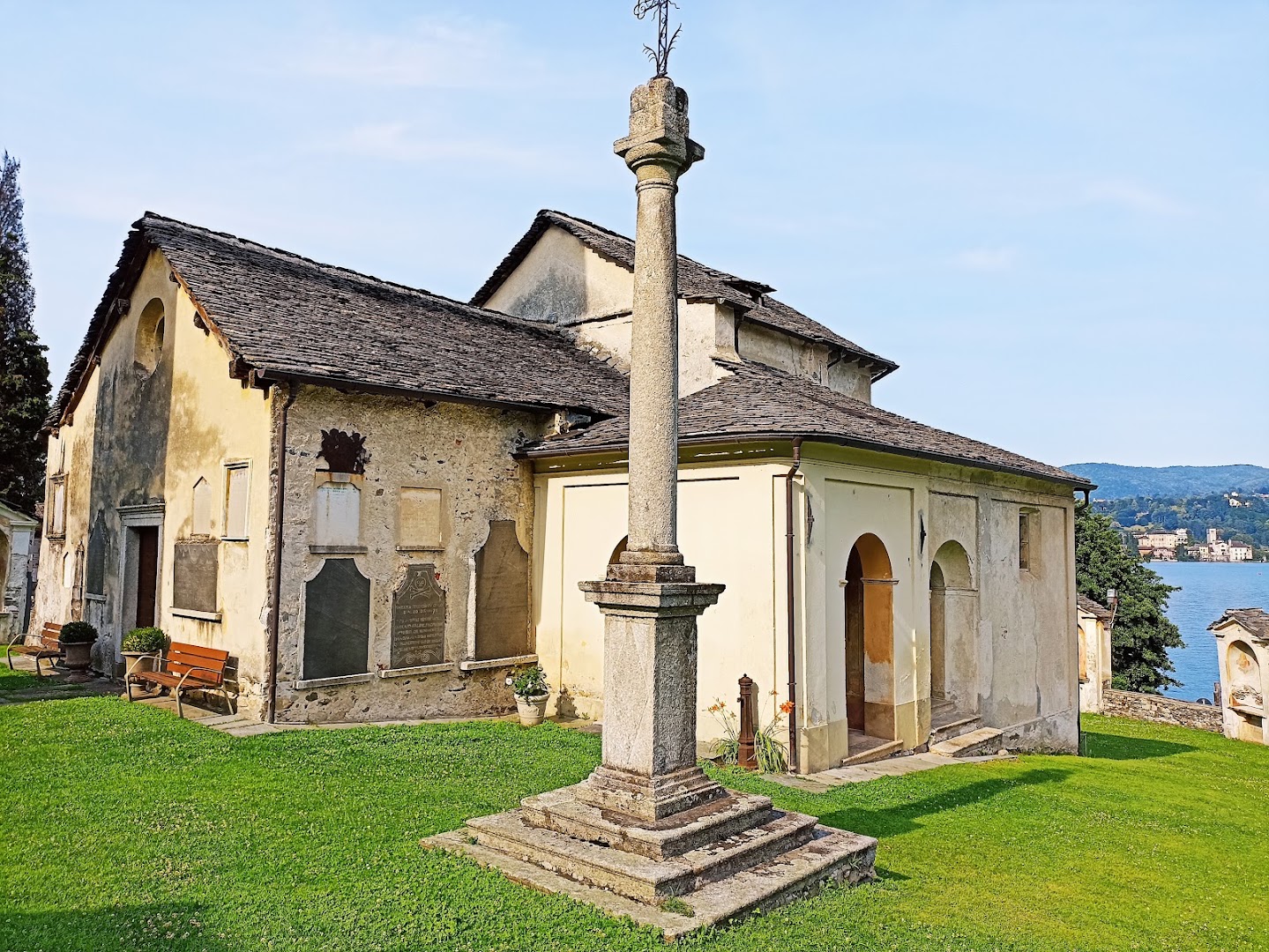 Chiesa di San Filiberto, Pella