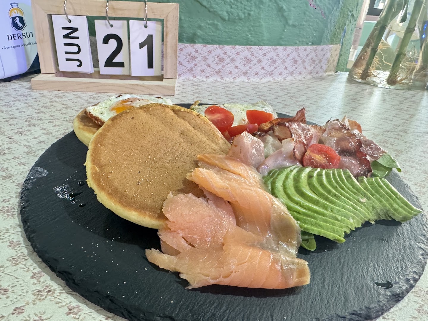 Chloe’ s brunch bar