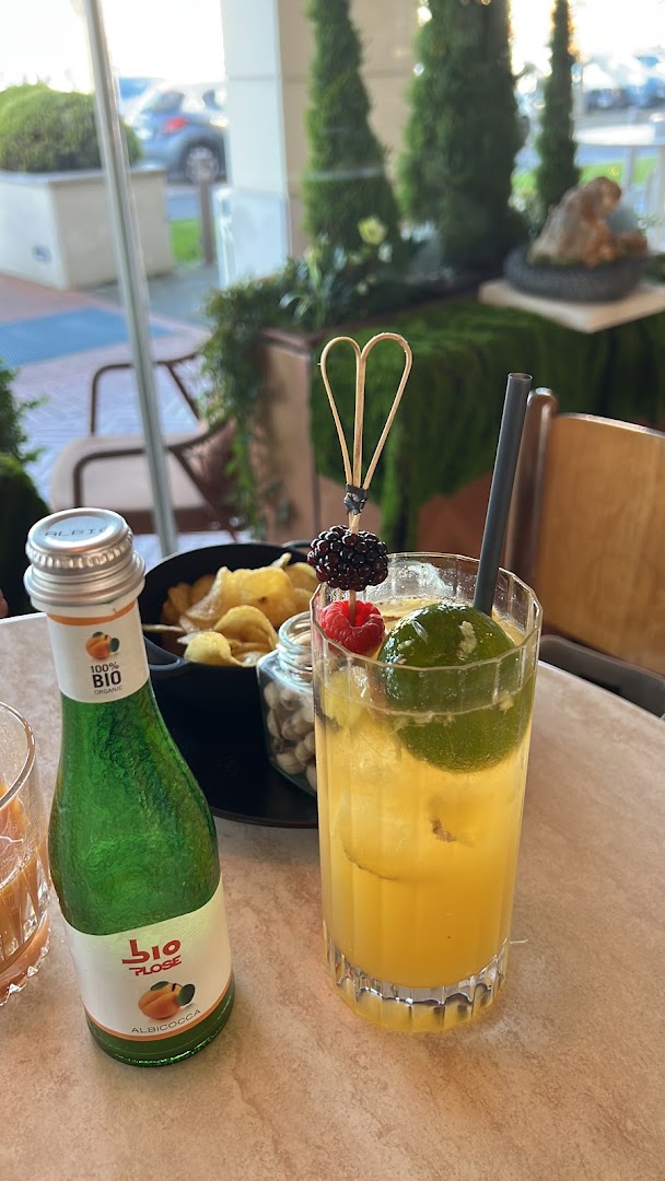 Chrissy Cafe'