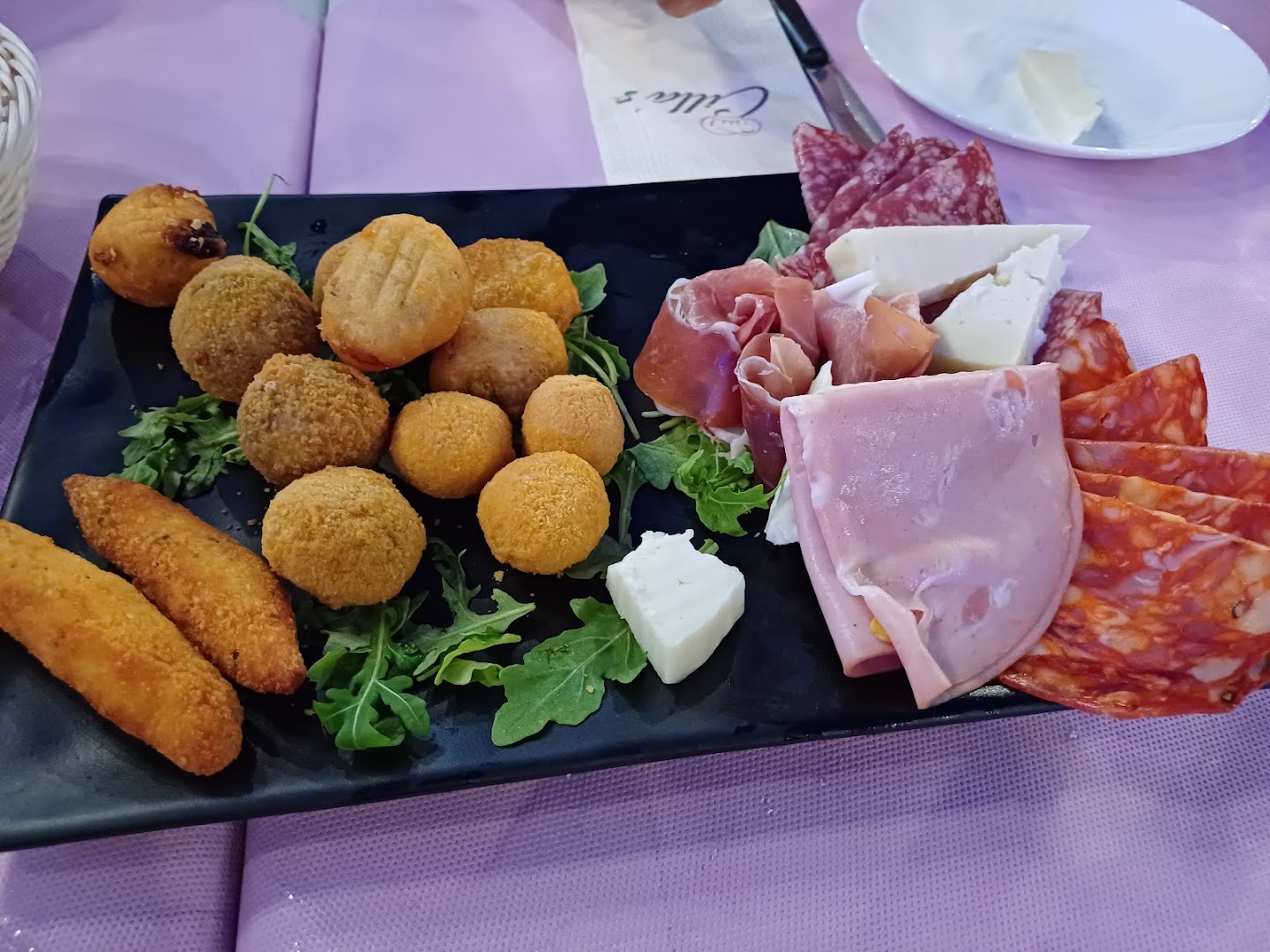 Cilla's Pub, Matino