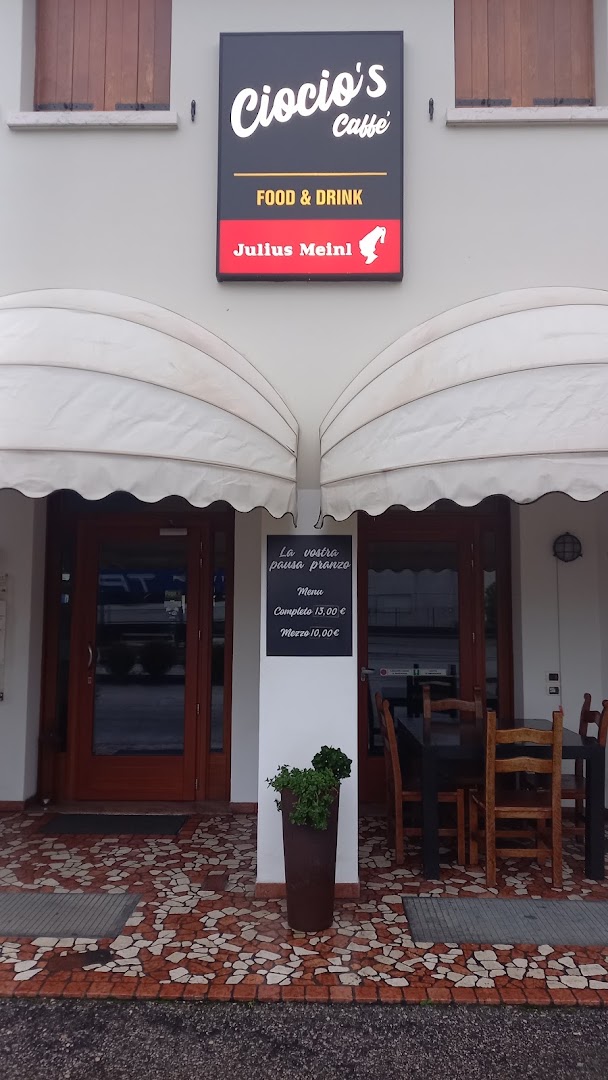 Ciocio's Bar