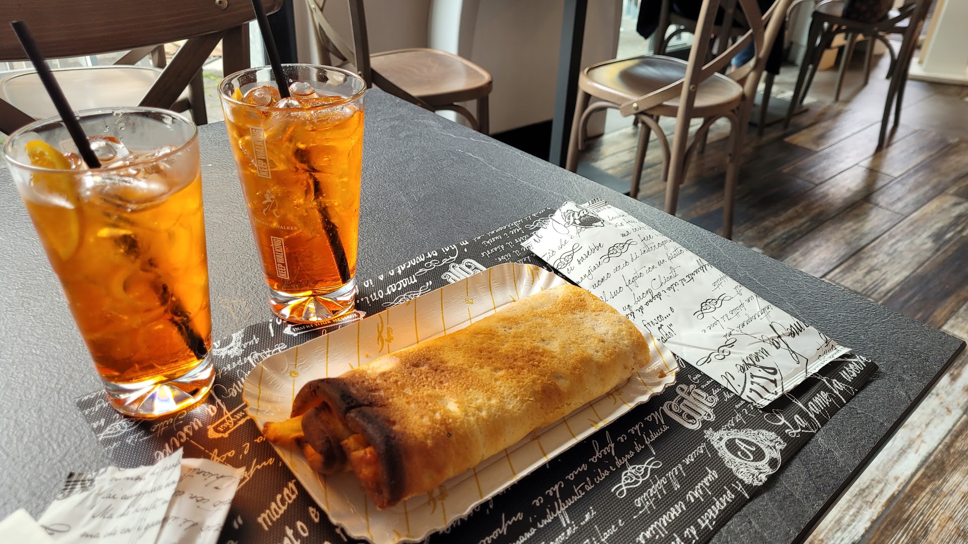 Circle Bakery & Coffee Lounge