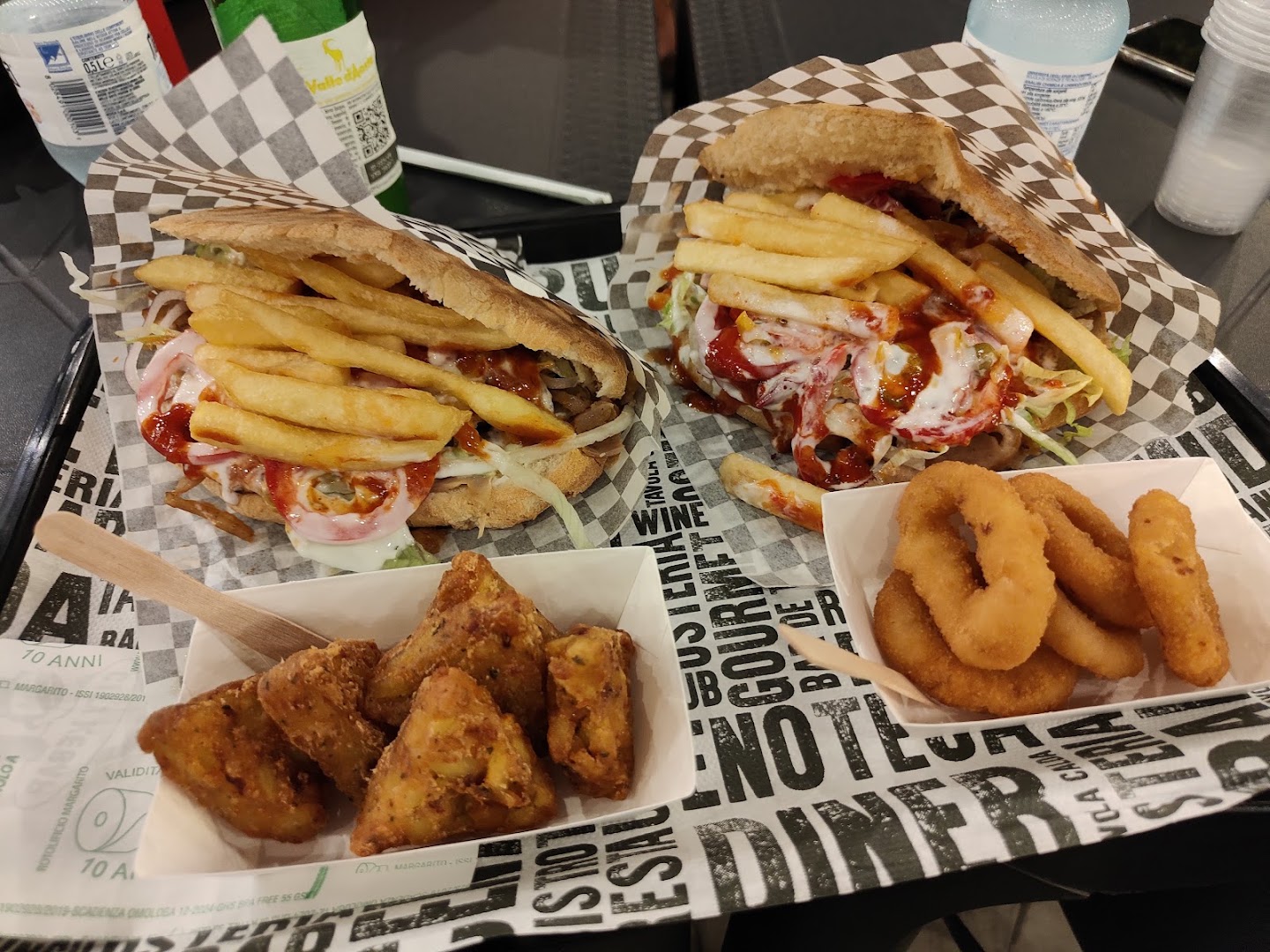 City Kebap, Maglie