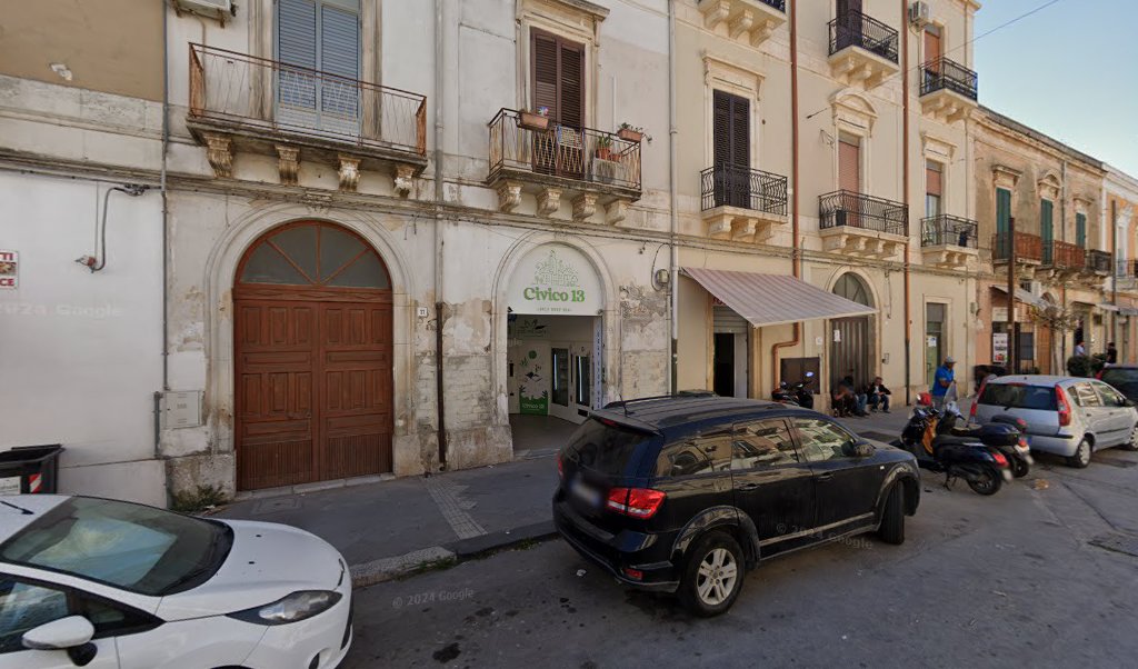 Civico 13, Siracusa