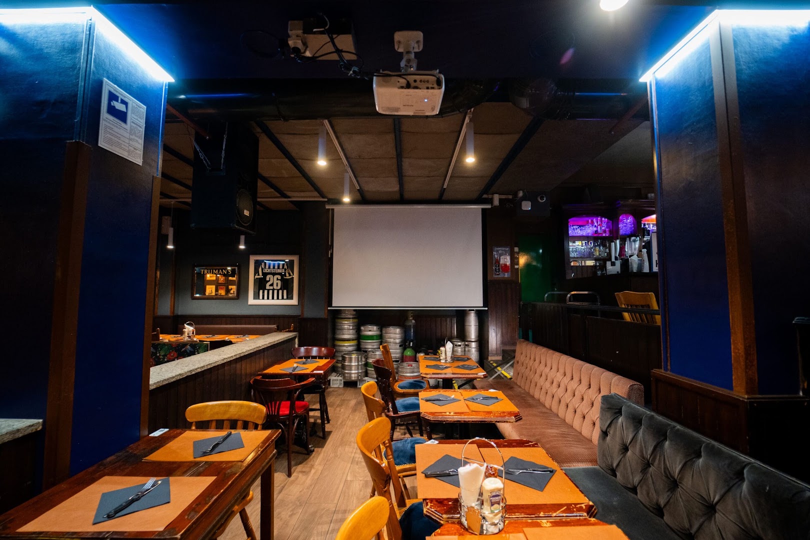 CLANCYS RIVOLI PIZZA RESTAURANT & BEERS
