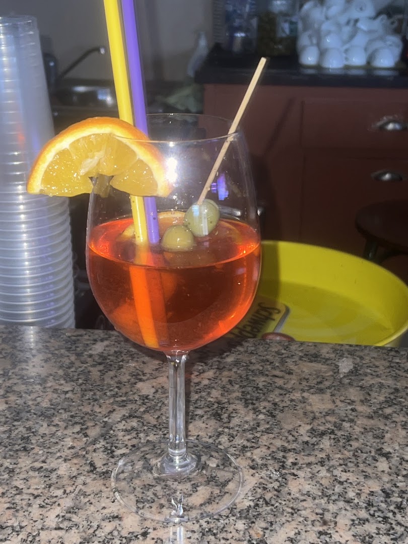 Claudia Bar