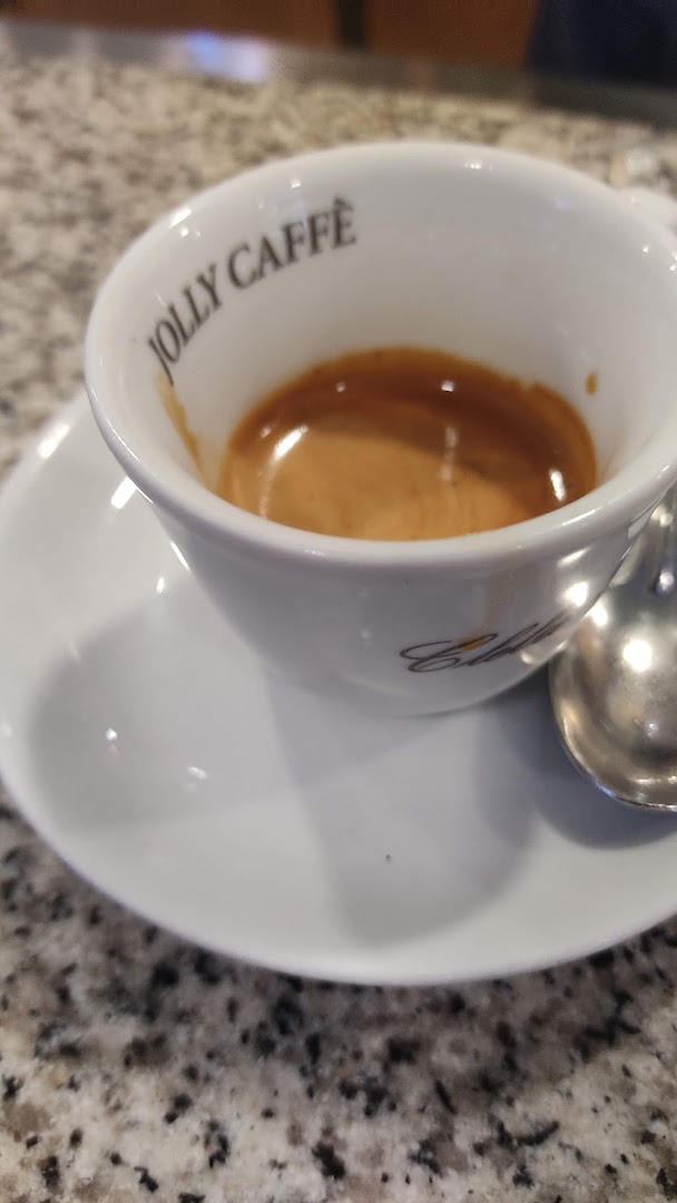 Clelio Bar