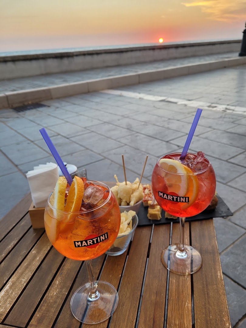 Cliff_feel good bar