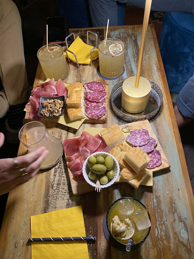 Clover Cocktail Bar