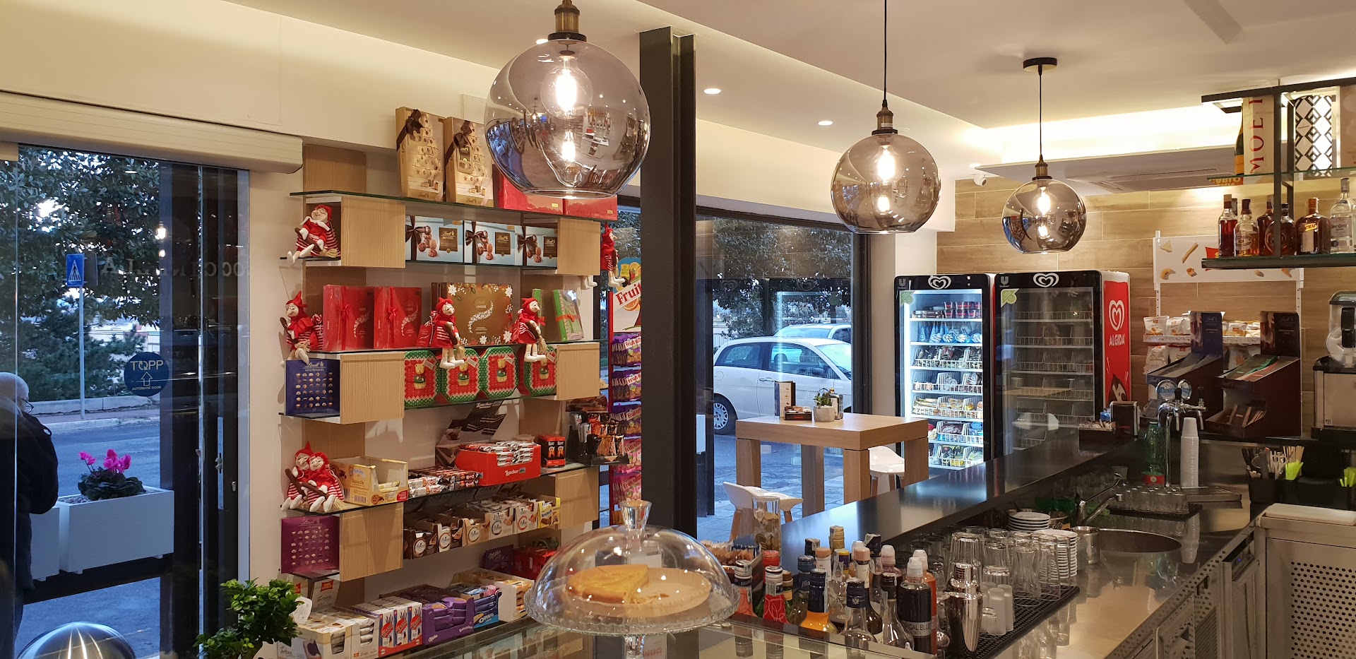 Coccinella Café - UPS Access Point RESELLER PLOOM