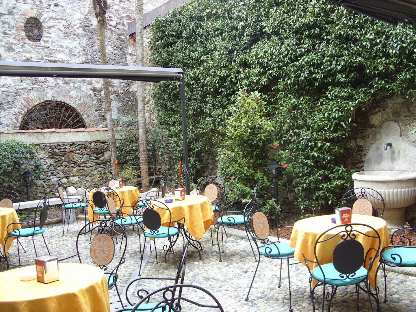 Cocktail bar / Birreria El Gato Negro