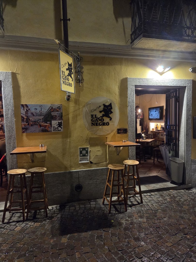 Cocktail bar / Birreria El Gato Negro