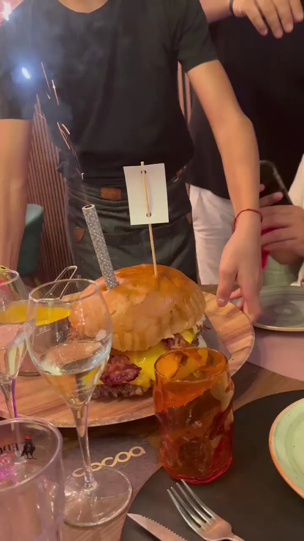 Cocoa Lounge Burger