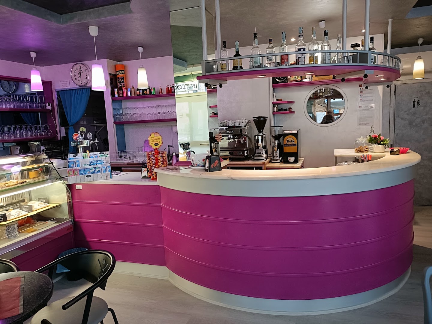 Coffee bar area 28