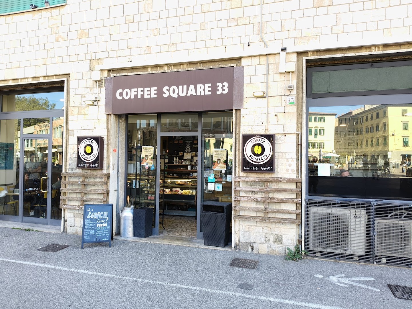 Coffee Square 33