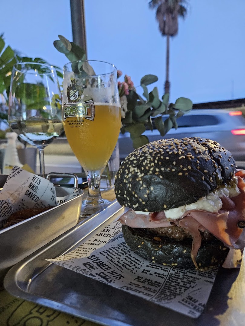 Cogo. drink food & burgers