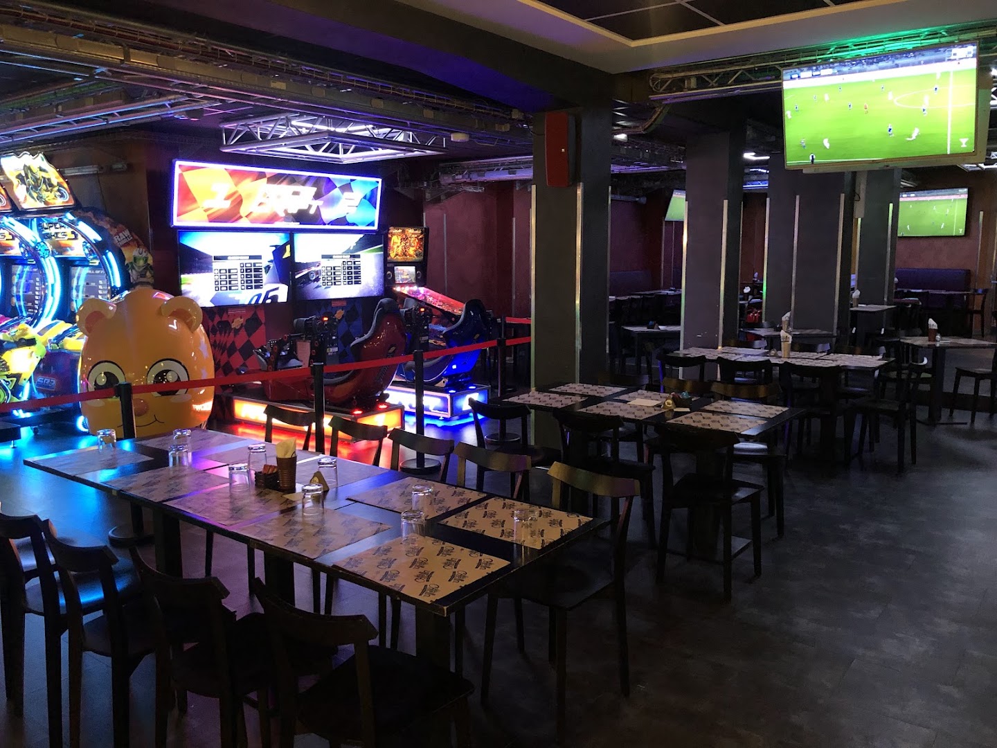 Colella - Games, Cocktails & Food