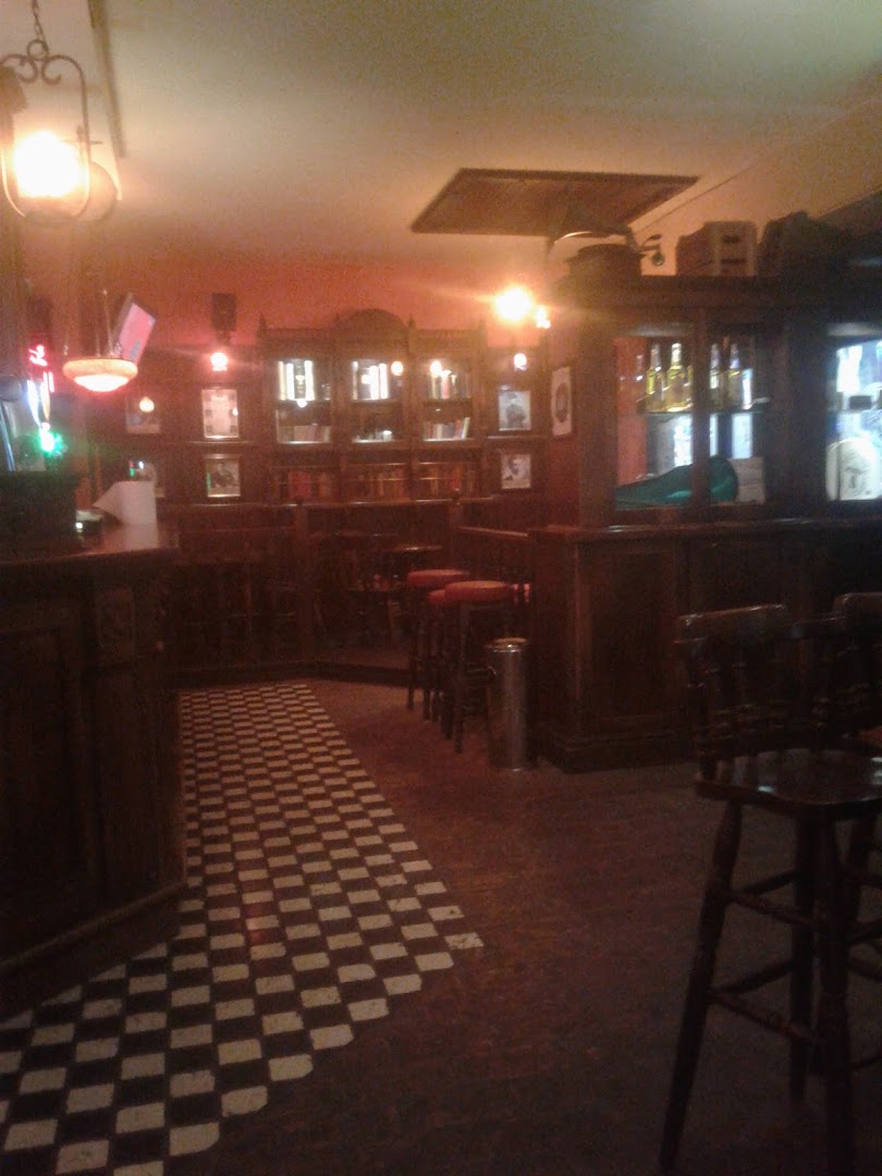 Collins Pub