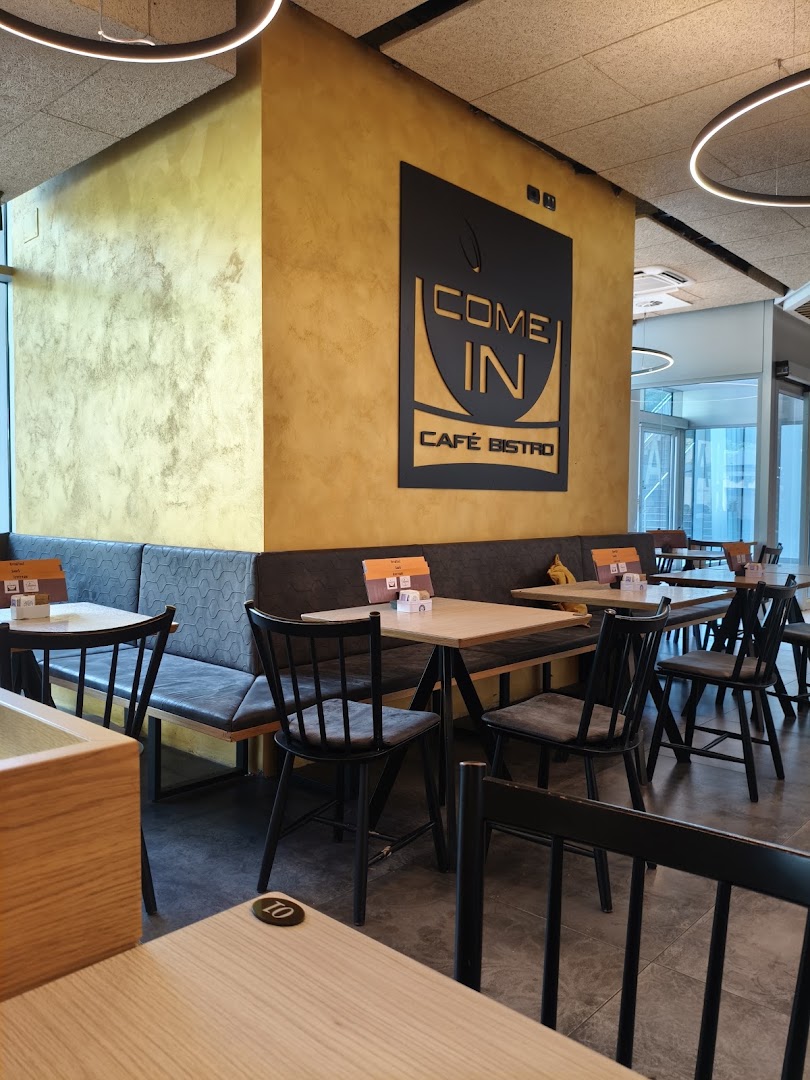 Come In Cafe Bistro