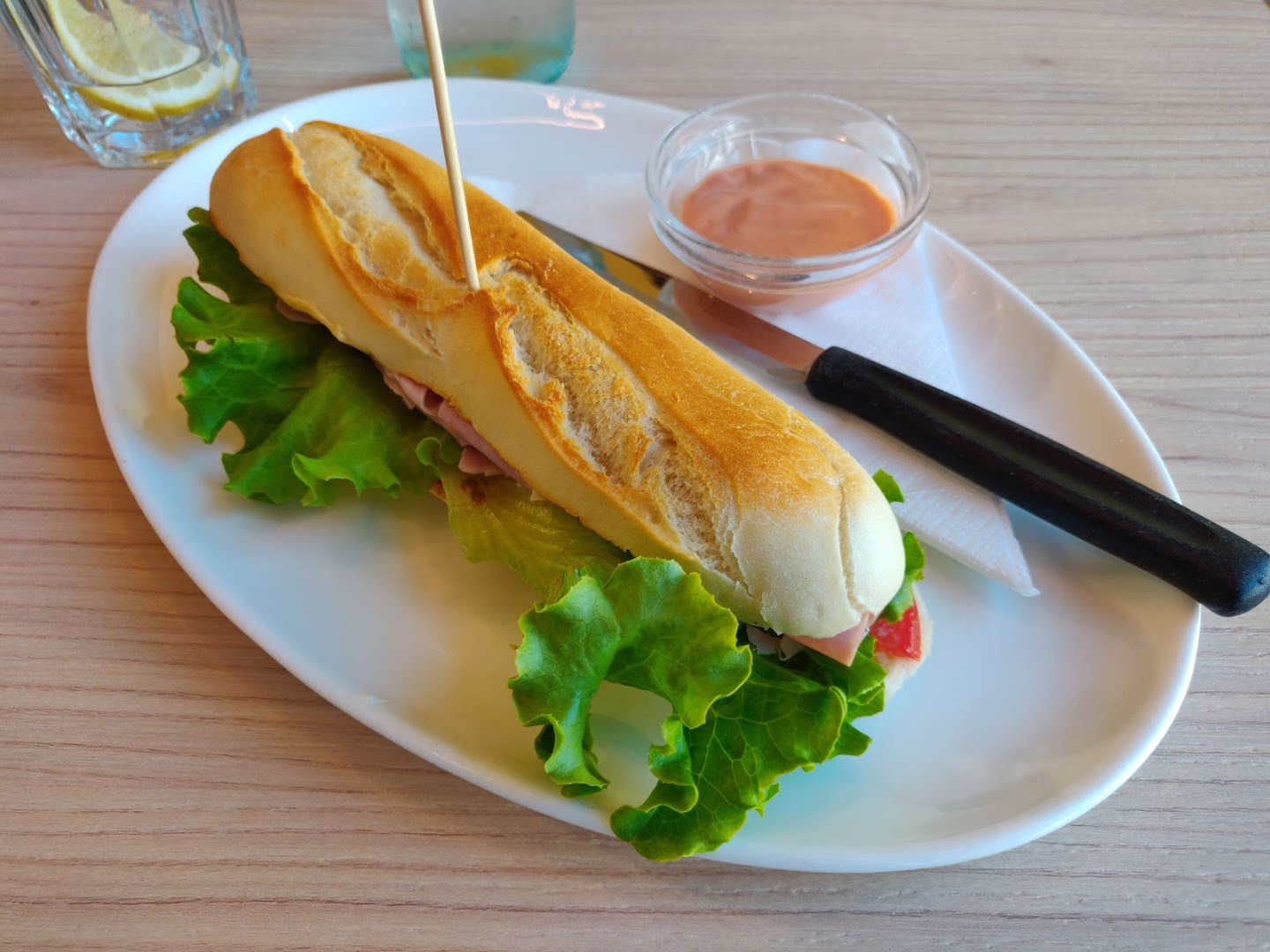 Come In Cafe Bistro