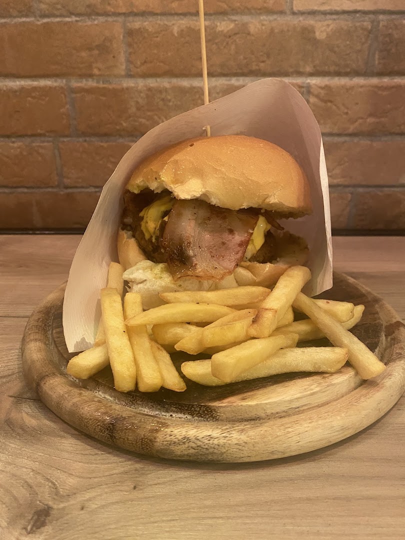 COMETIGIRA | Hamburger e carne alla griglia a Palese aeroporto