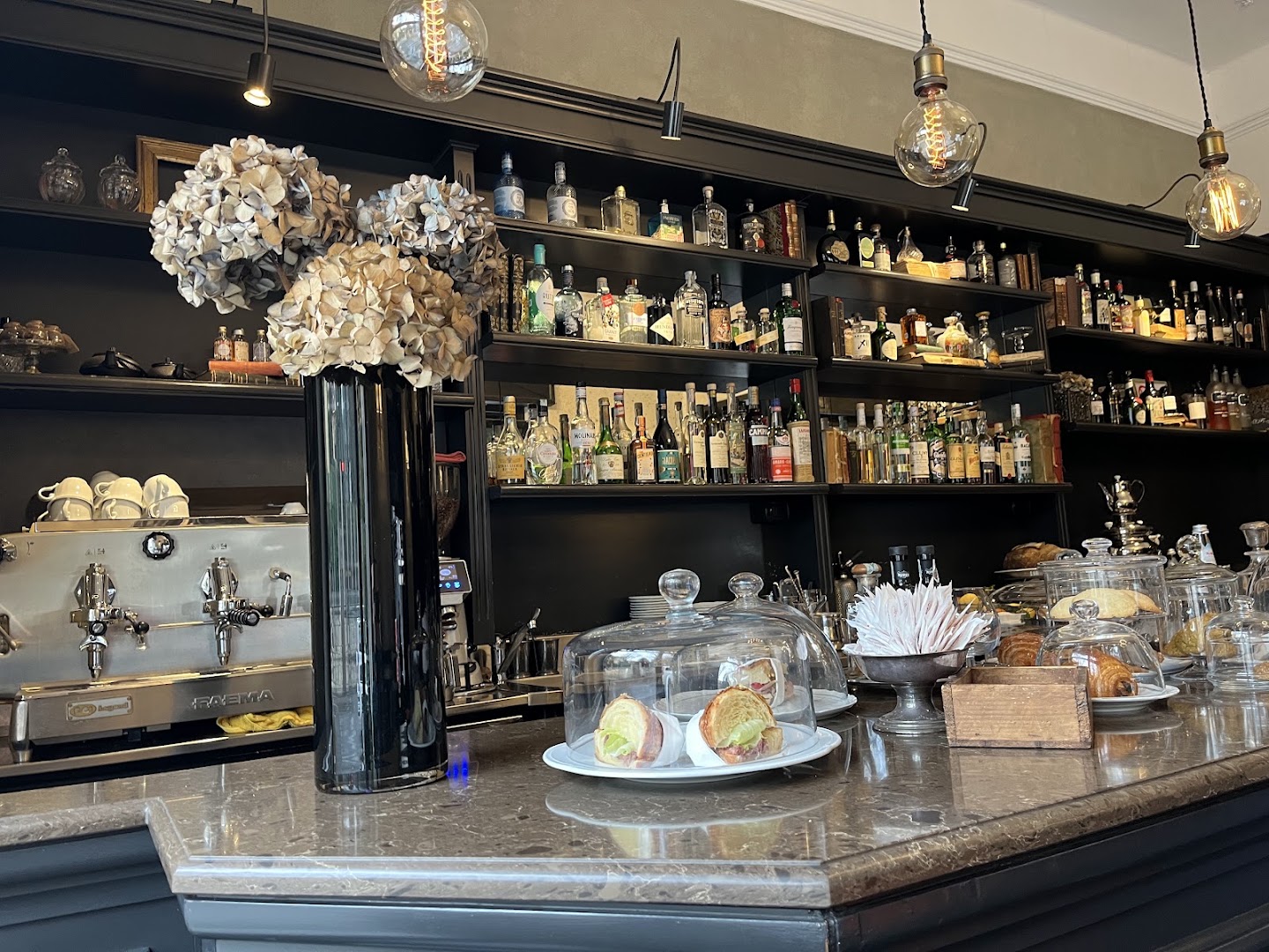 Compton Café