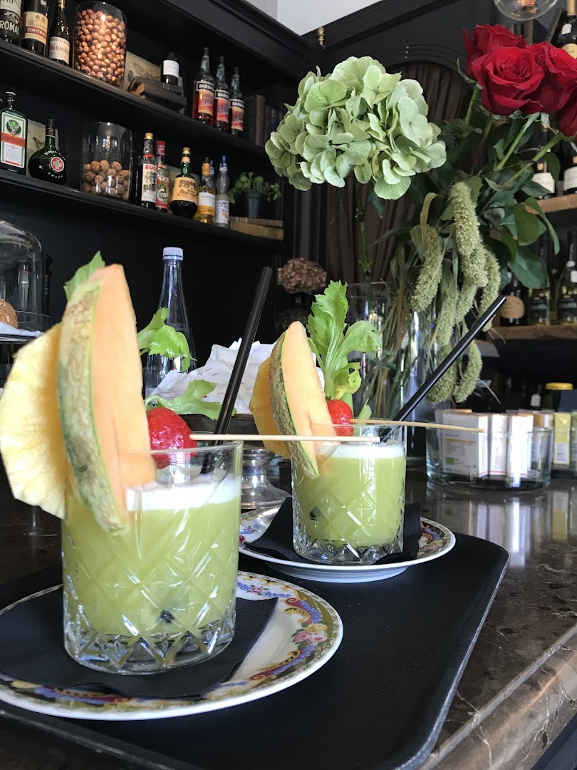 Compton Café