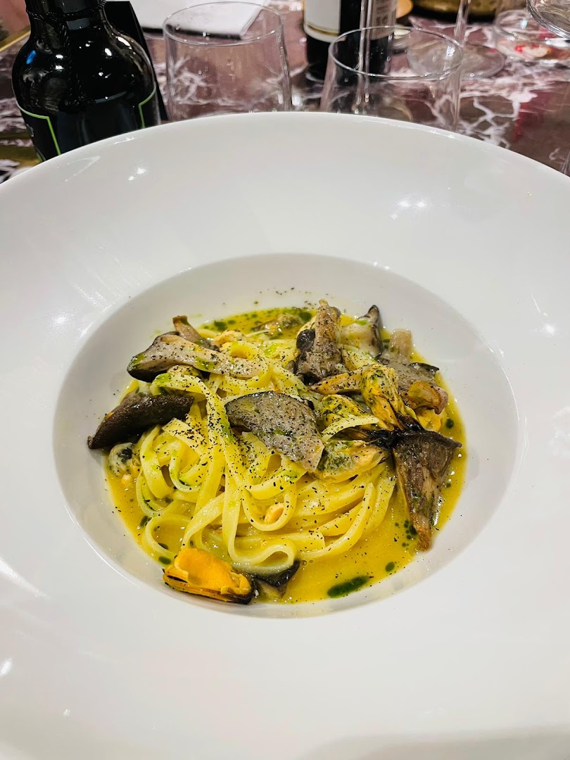 COMUS Restaurant